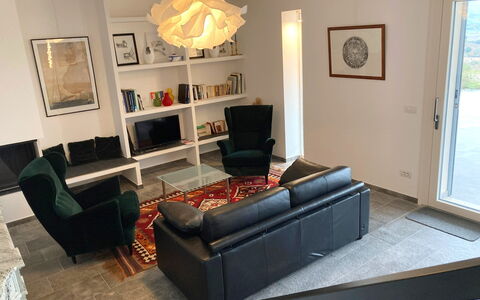 Villa Ombrone: Mobilia, Interior Design, Pavimentazione, Parete, Pavimento, Divano, Legna, Soggiorno, Soffitto, Camera