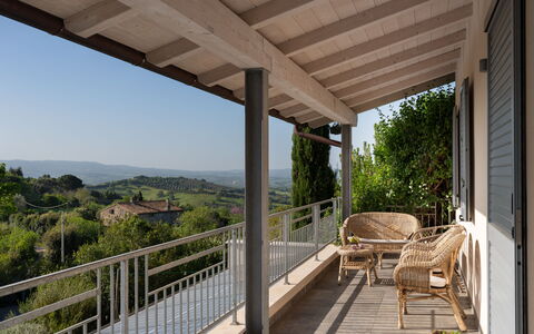 Villa Ombrone: Legna, Portico, Mobilia, Casa, Balcone, Porta, Mobili Da Esterno, Deck, Shade, Color Legno