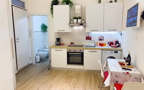 Studio Piccolo al Verticale - Levanto: Elettrodomestico Da Cucina, Cucina, Mobilia, Pavimentazione, Controsoffitto, Apparecchio Major, Interior Design, Pavimento, Legna, Cabinetry