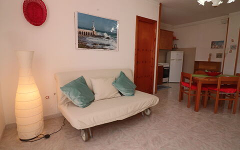 Myriam: Mobilia, Pavimentazione, Interior Design, Pavimento, Camera, Appartamento, Soggiorno, Divano, Sedia