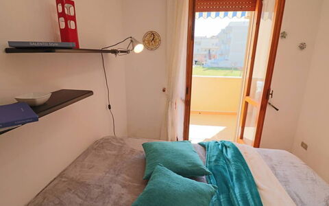 Myriam: Interior Design, Parete, Mobilia, Camera Da Letto, Letto, Legna, Pavimento, Pavimentazione, Camera, Lenzuolo