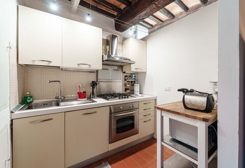 Le Loggine del Pignatello Apartment, Siena City: Elettrodomestico Da Cucina, Cucina, Controsoffitto, Apparecchio Major, Cabinetry, Cucina Stufa, Elettrodomestico, Stufa, Lavandino Della Cucina, Interior Design
