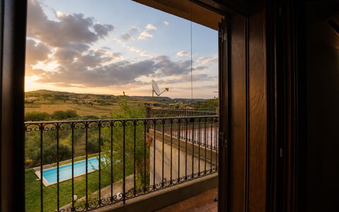 Villa Margi: Crepuscolo, Sera, Tramonto, Balcone, Alba, Telaio Del Letto, Bedding, Camera Da Letto, Letto