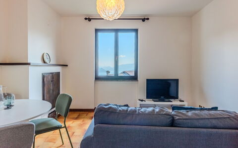 Gravedona 820: Mobilia, Interior Design, Parete, Pavimentazione, Legna, Pavimento, Camera, Soffitto, Illuminazione, Casa