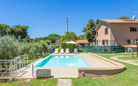 Rose Adriano Home: Piscina, Ricorrere, Estate, Shade, Hacienda, Landscaping, Villa, Cortile, Backyard, Eco Hotel