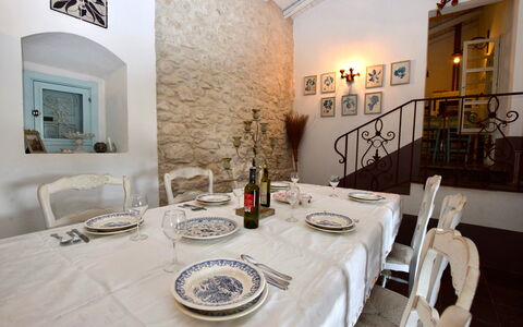 Villa Fontanazza: Mobilia, Interior Design, Parete, Tavolo, Sedia, Sala Da Pranzo, Cucina & Sala Da Pranzo Tavolo, Tovaglia, Soffitto, Pavimentazione