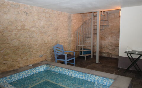 Villa Fontanazza: Mobilia, Pavimentazione, Pavimento, Interior Design, Camera, Camera Da Letto, Comfort, Letto, Color Legno, Piastrella