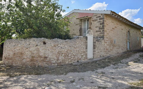 Villa Fontanazza: Parete, Muro ​​Di Pietra, Roccia, Brick, Muratura, Villaggio, Gesso, Calcare
