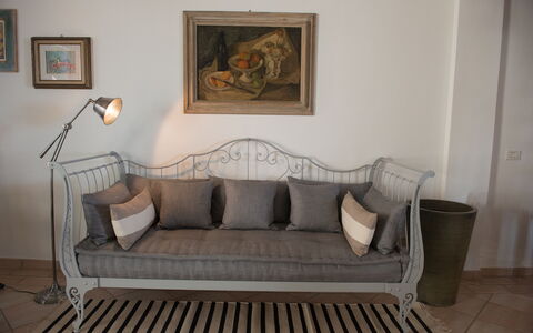 Villa Sole - Exclusive Villa al Conero con Piscina: Mobilia, Interior Design, Divano, Pavimentazione, Pavimento, Casa, Soggiorno, Camera, Lancia Cuscino