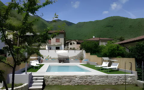 La Corte di Marga - Casa Gustet: Piscina, Mobili Da Esterno, Ricorrere, Catena Montuosa, Shade, Giardino, Flagstone, Cortile, Hacienda, Estate