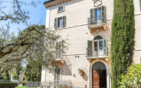 Serafini Holiday Home: Arco, Balcone, Estate, Dimora, Villa, Hacienda, Colonna