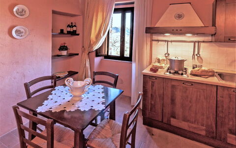 Villa Campo al Vento - Country Farm: Mobilia, Interior Design, Pavimentazione, Camera, Soffitto, Illuminazione, Pavimento, Tavolo, Cucina & Sala Da Pranzo Tavolo, Lampada