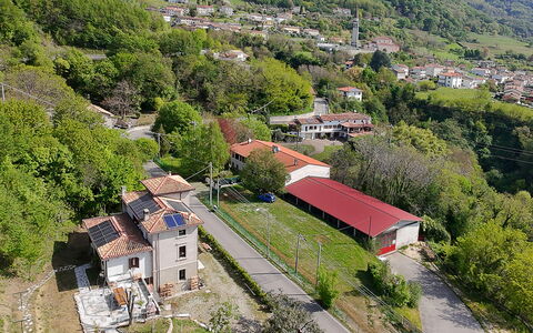 Villa 900 Design & Hills Escape: Albero, Natura, Casa, Costruzione, Zona Residenziale, Vegetazione, Paesaggio, Casa, Tetto