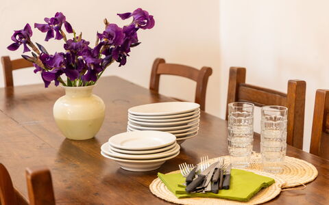 Il Leccio, Vinci, Private Pool and Tennis: Mobilia, Tavola, Tavolo, Legna, Sala Da Pranzo, Serveware, Cucina & Sala Da Pranzo Tavolo, Interior Design, Bicchieri, Dishware