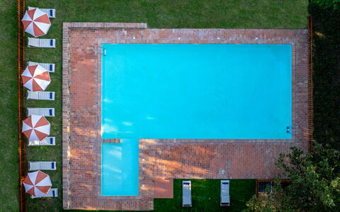 Maison Badia a Passignano: Piscina, Ricorrere, Materiale Composito, Tempo Libero, Eco Hotel, Terme, Hotel, Mobili Da Esterno, Shade, Giochi D'Acqua