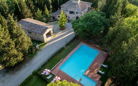 Maison Badia a Passignano: Estate, Piscina, Hacienda, Villa, Dimora, Agriturismo, Cortile, Landscaping, Larice