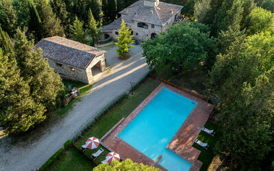 Maison Badia a Passignano: Estate, Piscina, Hacienda, Villa, Dimora, Agriturismo, Cortile, Landscaping, Larice