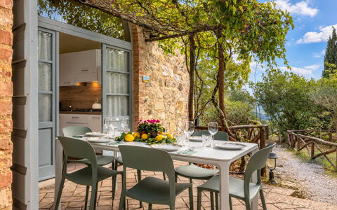 Casa Stella Serena, Casole D'Elsa, Pool: Mobilia, Cucina & Sala Da Pranzo Tavolo, Sedia, Tavolo, Tavola, Mobili Da Esterno, Tavolo Esterno, Ristorante, Sala Da Pranzo, Tovaglia