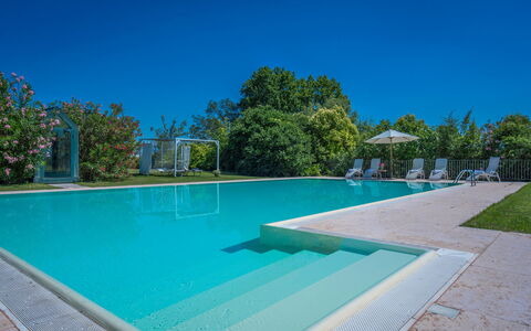 Preseglie Lake Garda: Piscina, Blu, Ricorrere, Materiale Composito, Tempo Libero, Shade, Eco Hotel, Terme, Giochi D'Acqua, Centro Ricreativo