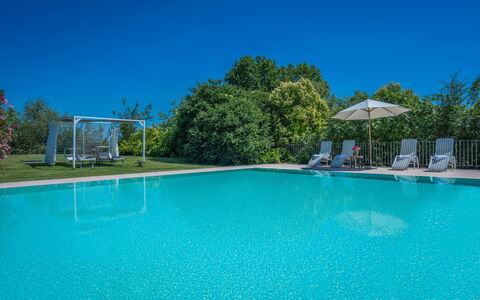 Preseglie Lake Garda: Blu, Piscina, Ricorrere, Tempo Libero, Mobili Da Esterno, Shade, Eco Hotel, Terme, Landscaping, Lettino