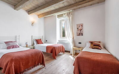 Alloggio:&nbsp;Ginestra