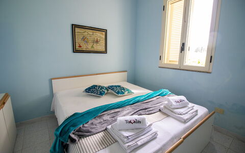 Celeste'S House in Torre Dell'Orso: Mobilia, Camera Da Letto, Interior Design, Letto, Lenzuolo, Pavimento, Bedding, Biancheria, Camera, Telaio Del Letto