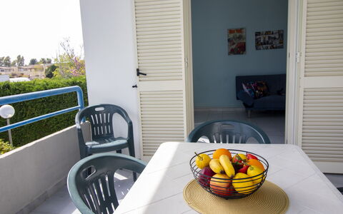 Celeste'S House in Torre Dell'Orso: Mobilia, Sedia, Mobili Da Esterno, Tavolo Esterno, Shade, Cucina & Sala Da Pranzo Tavolo, Tavolino Da Caffè, Bracciolo, Balcone, Pianta Della Casa