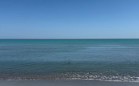Casa Amare: Blu, Risorse Idriche, Acqua, Giorno, Corpo D'Acqua, Orizzonte, Mare, Spiaggia