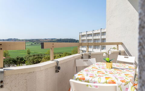 Suite Riviera: Parete, Appartamento, Balcone, Condominio, Illuminazione Diurna, Pianta Della Casa