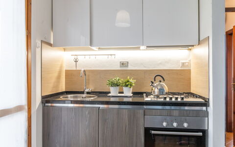 Casa di Lilia: Elettrodomestico Da Cucina, Cucina, Apparecchio Major, Controsoffitto, Interior Design, Cabinetry, Legna, Cucina Stufa, Elettrodomestico, Stufa