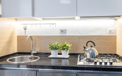 Casa di Lilia: Cucina, Elettrodomestico Da Cucina, Controsoffitto, Interior Design, Apparecchio Major, Cabinetry, Cucina Stufa, Elettrodomestico, Idraulico Fixture, Lavandino Della Cucina