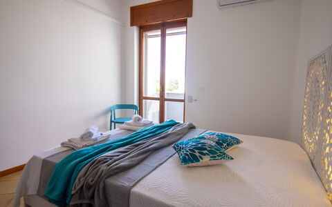 Sweet Dreams Home in Otranto: Interior Design, Mobilia, Letto, Camera Da Letto, Pavimento, Legna, Pavimentazione, Lenzuolo, Bedding, Camera