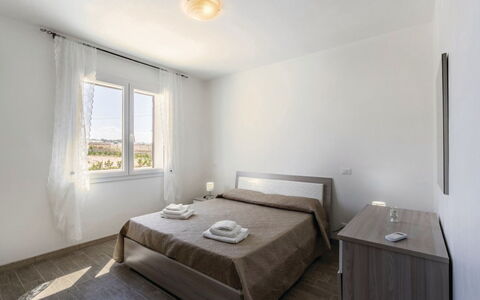 Villa Marzia: Appartamento, Latifoglie, Camera Da Letto, Letto, Bedding, Pavimento In Legno, Telaio Del Letto, Plank