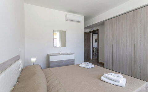 Villa Marzia: Interior Design, Pavimentazione, Pavimento, Mobilia, Legna, Camera Da Letto, Letto, Soffitto, Camera, Appartamento