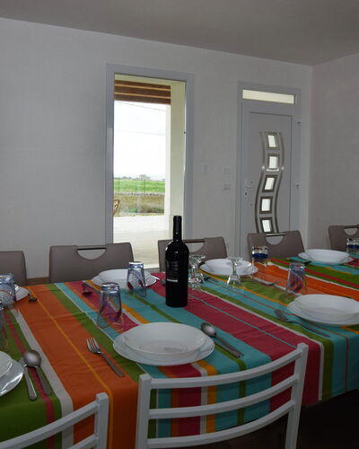 Villa Marzia: Mobilia, Tavolo, Sedia, Legna, Interior Design, Pavimentazione, Cucina & Sala Da Pranzo Tavolo, Sala Da Pranzo, Illuminazione, Pavimento