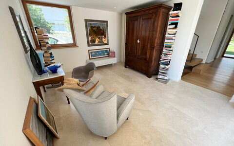 Villa Elena: Mobilia, Pavimentazione, Pavimento, Interior Design, Legna, Pavimento In Legno, Camera, Illuminazione, Cornice, Soggiorno