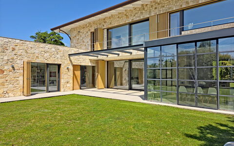 Villa Elena: Costruzione, Casa, Zona Residenziale, Facciata, Porta, Casa, Architettura, Estate, Villetta, Agriturismo