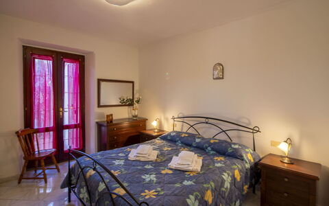 Gli Ulivi: Parete, Camera Da Letto, Interior Design, Pavimento, Pavimentazione, Letto, Mobilia, Lenzuolo, Biancheria, Camera