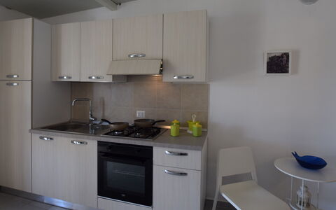 Villa Andrea: Elettrodomestico Da Cucina, Cucina, Apparecchio Major, Controsoffitto, Cabinetry, Lavandino Della Cucina, Cucina Stufa, Elettrodomestico, Stufa, Interior Design
