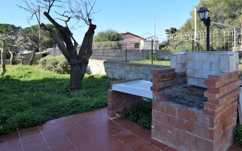Villa Andrea: Brick, Muratura, Giardino, Backyard, Landscaping, Shade, Cortile, Flagstone
