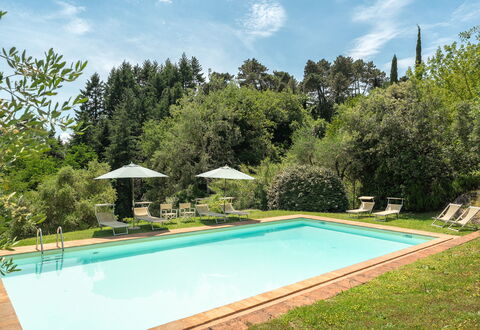 La Sorgente: Piscina, Arbusto, Ricorrere, Giardino, Eco Hotel, Landscaping, Shade, Estate, Hacienda, Prato