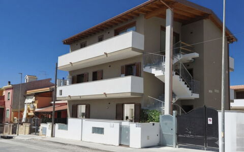 Marina di Sorso 5: Zona Residenziale, Casa, Appartamento, Urban Design, Balcone, Shade, Illuminazione Diurna, Gesso