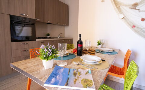 Mediterranea'S House Otranto: Mobilia, Interior Design, Pavimentazione, Legna, Pavimento, Camera, Tessile, Illuminazione, Tavolo, Sala Da Pranzo