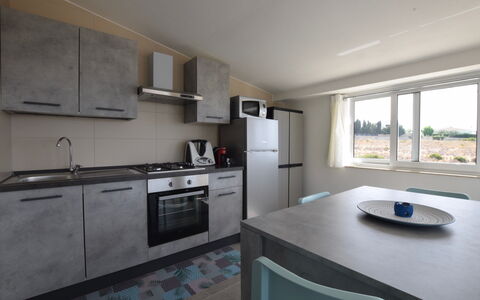 Villa Giugiola: Controsoffitto, Cucina, Mobilia, Pavimentazione, Pavimento, Interior Design, Idraulico Fixture, Soffitto, Apparecchio Major, Lavello