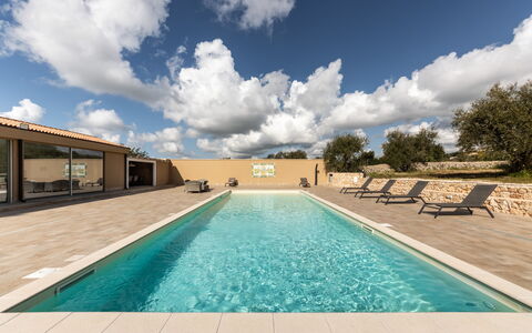 Villa Meti: Blu, Piscina, Architettura, Materiale Composito, Estate, Calcestruzzo, Shade, Design, Ricorrere, Hotel
