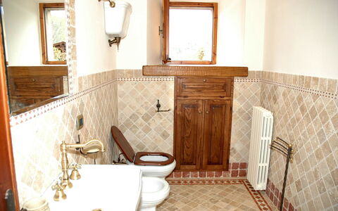 Casa Ivan: Camera, Proprietà, Mobilia, Pavimento, Interior Design, Piastrella, Bagno, Costruzione, Casa, Immobiliare