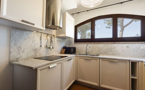 Villa Quintino: Cucina, Controsoffitto, Interior Design, Lavandino Della Cucina, Legna, Pavimentazione, Elettrodomestico Da Cucina, Lavello, Mobilia, Apparecchio Major