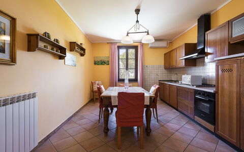 Villa Quintino: Interior Design, Soffitto, Pavimentazione, Mobilia, Pavimento, Camera, Cucina & Sala Da Pranzo Tavolo, Sedia, Sala Da Pranzo, Color Legno