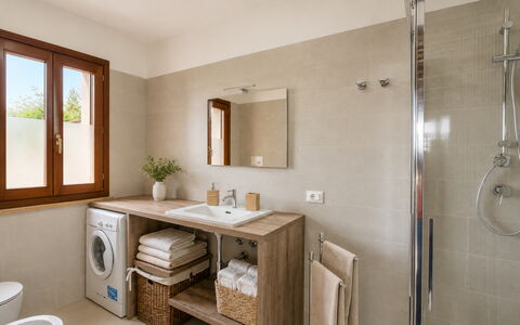 Villa Billona: Pavimentazione, Parete, Idraulico Fixture, Pavimento, Interior Design, Lavello, Bagno, Lavandino Del Bagno, Legna, Mobiletto Del Bagno