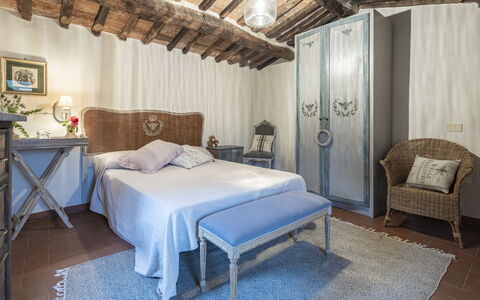 La Casa del Grillo Parlante: Mobilia, Letto, Camera Da Letto, Lenzuolo, Bedding, Biancheria, Pavimentazione, Casa, Telaio Del Letto, Interior Design